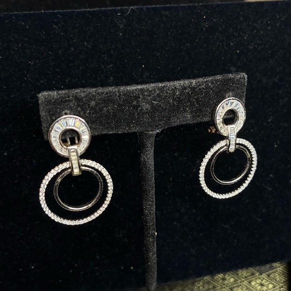 Estate Sale Lot of 6 Vintage Sterling Silver Crystal Earring Sets - Picture 6 of 8